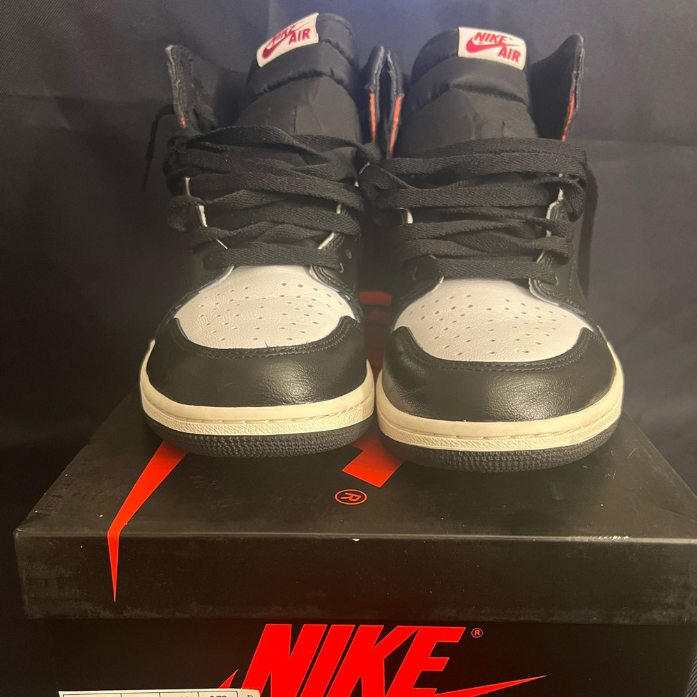 Preowned Jordan 1 retro high gym red size 11